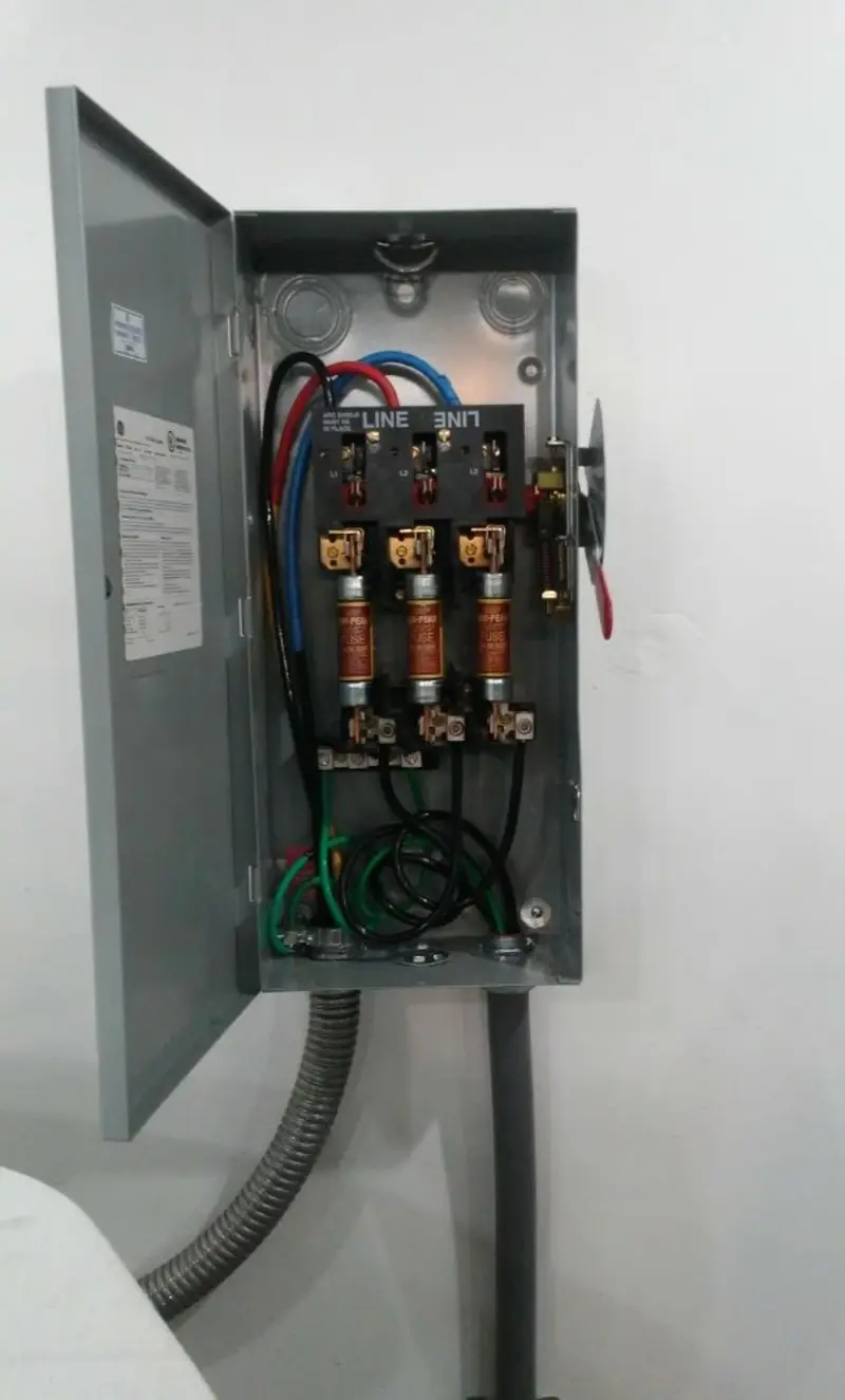 Three-phase disconnect switch installed for Electrical Wiring & Rewiring in White Knoll